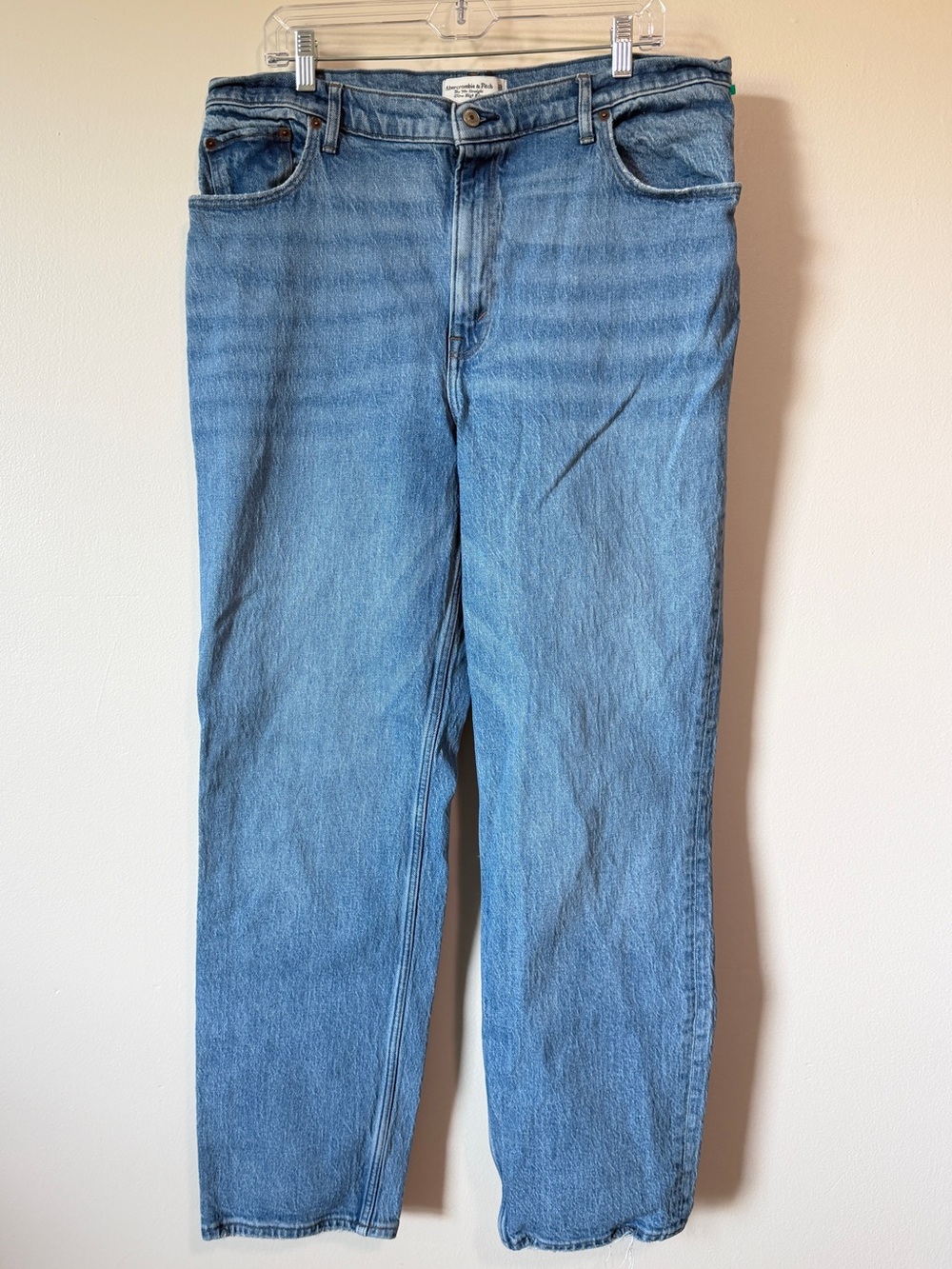Abercrombie & Fitch Ultra High Rise 90s Straight Jean sz 33 - 16L medium blue - Picture 4 of 7